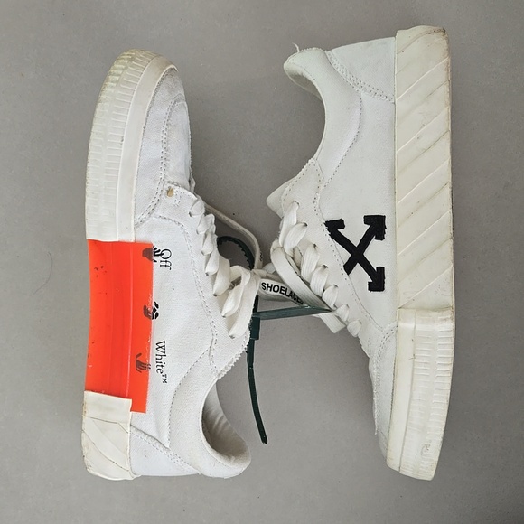 Off-White Men's Low Vulcanized Sneakers In White Canvas Size 39/ 7.5 US